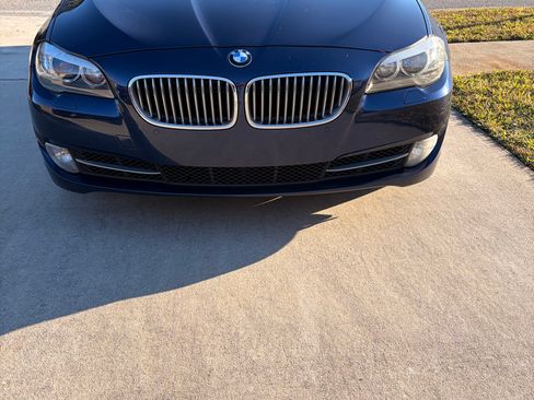 Used 2011 BMW 550i xDrive Sedan image 1