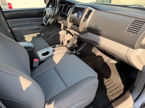 Used 2014 Toyota Tacoma 4x4 Double Cab w/ TRD Sport Package image 16