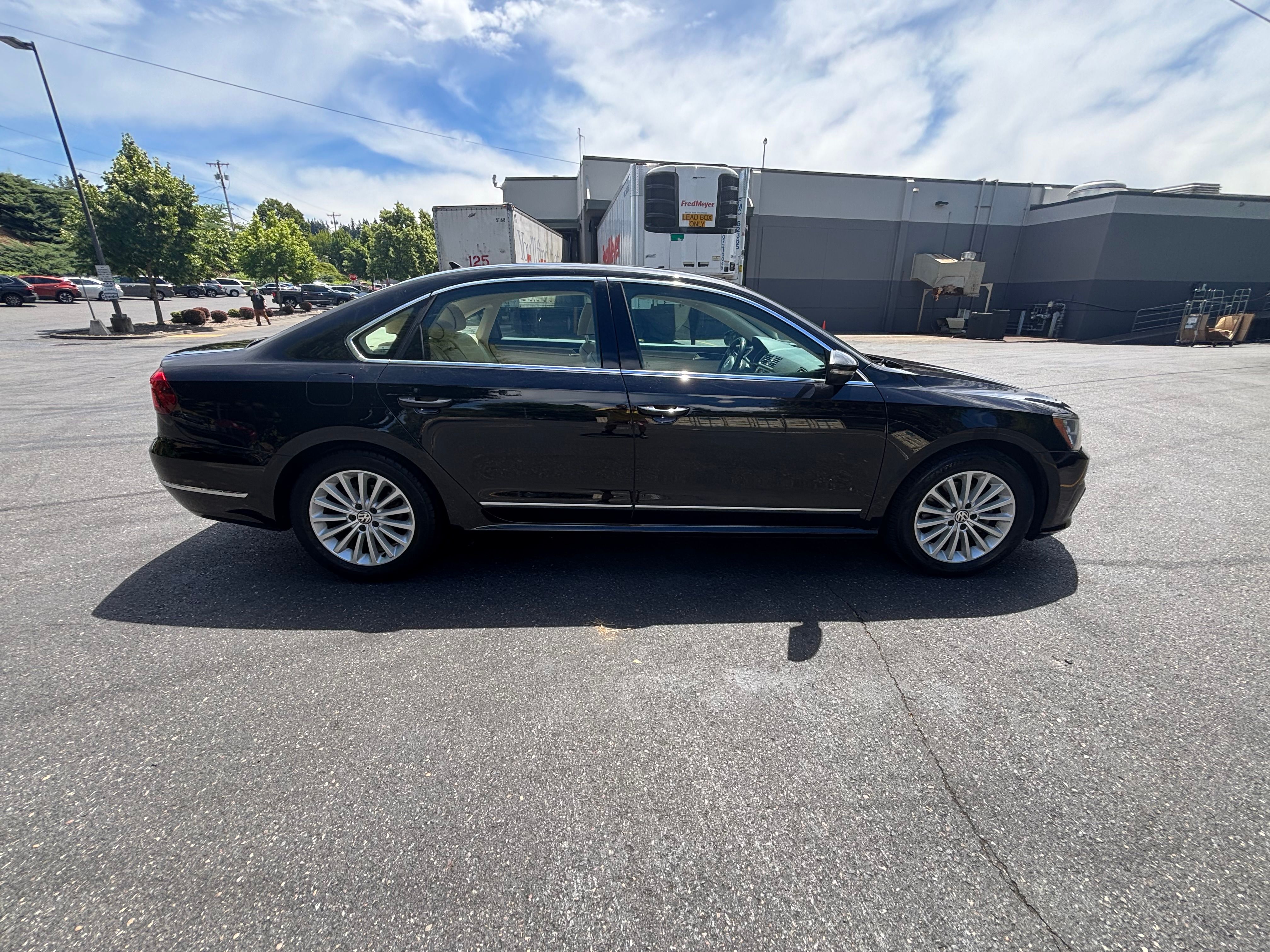 Used 2017 Volkswagen Passat 1.8T SE FWD image 8