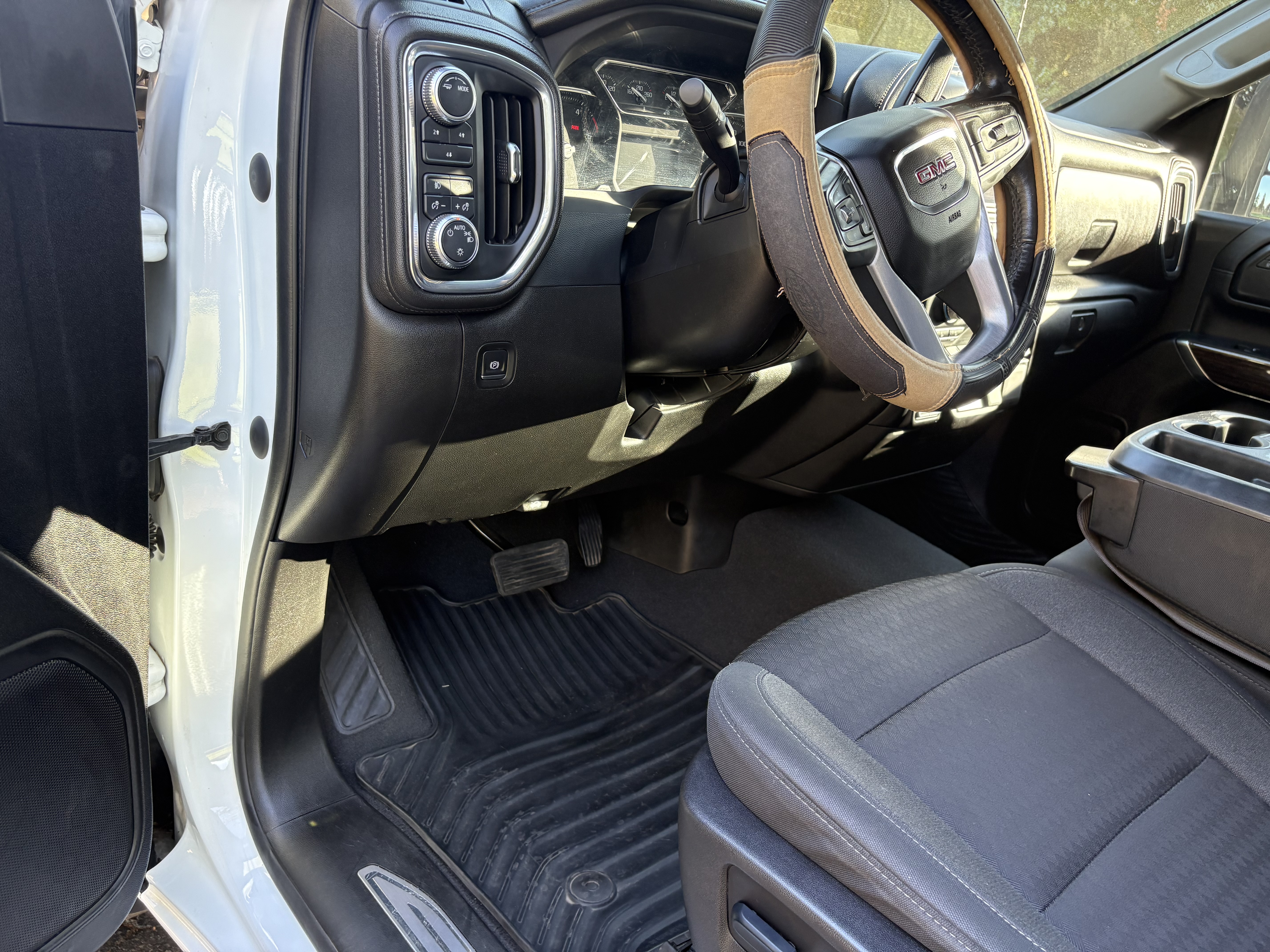 Used 2022 GMC Sierra 2500 SLE w/ SLE Value Package; AWD/4WD image 10