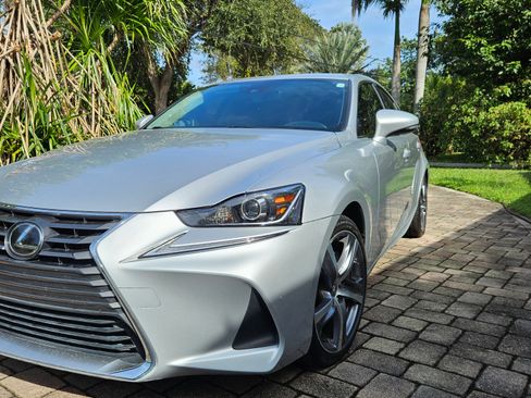 Used 2017 Lexus IS 200t F Sport image 4