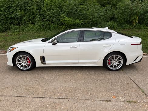 Used 2019 Kia Stinger GT2 AWD/4WD image 29