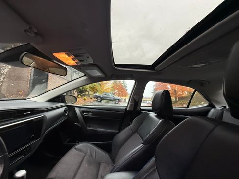 Used 2019 Toyota Corolla SE image 18