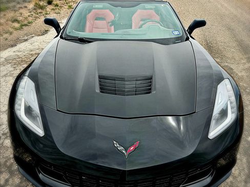 Used 2015 Chevrolet Corvette Stingray Coupe RWD image 2