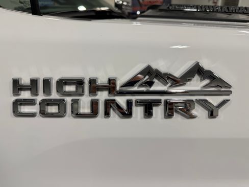 Used 2022 Chevrolet Silverado 3500 High Country image 31