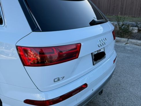 Used 2019 Audi Q7 3.0T Prestige image 11