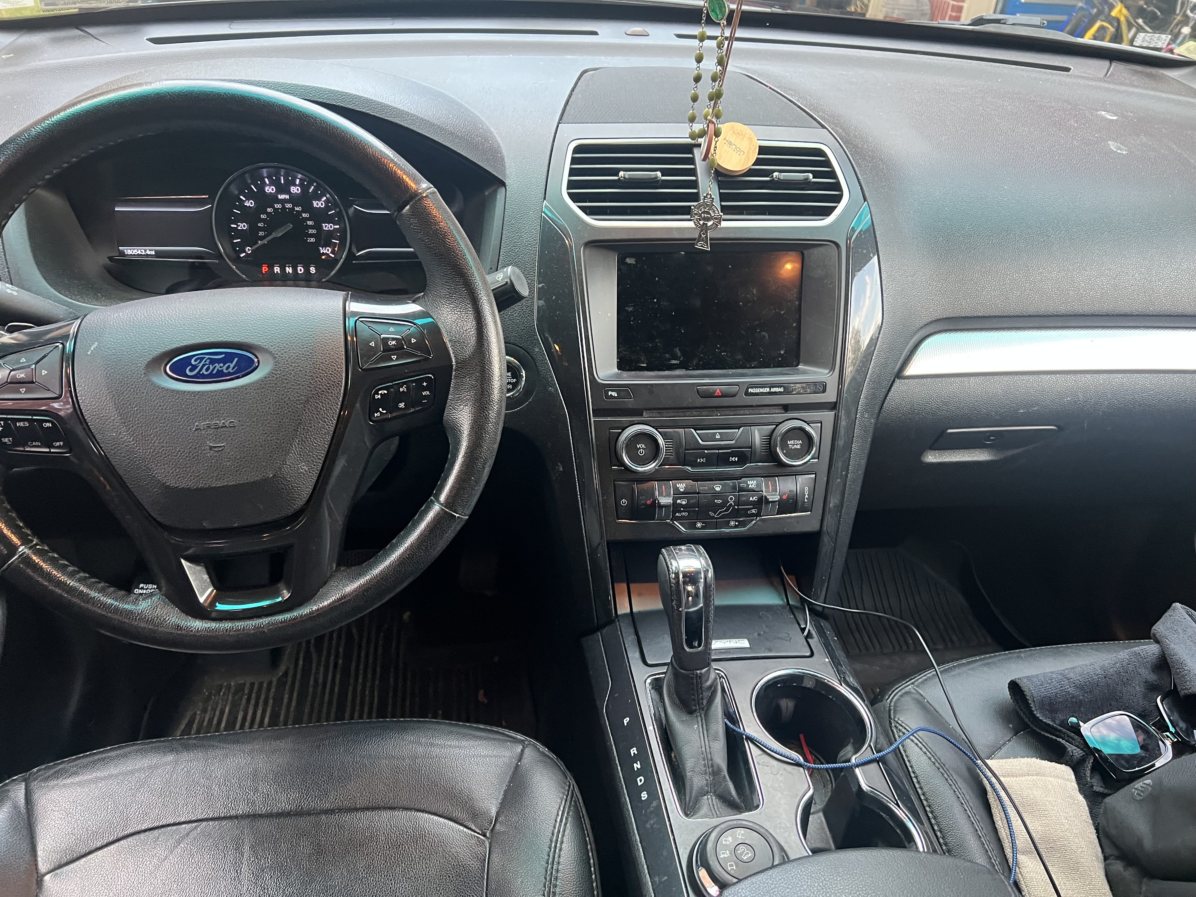 Used 2017 Ford Explorer XLT w/ Equipment Group 202A AWD/4WD image 10