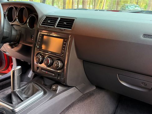 Used 2009 Dodge Challenger SRT8 w/ SRT Option Group II RWD image 14