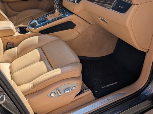 Used 2015 Porsche Macan S image 19