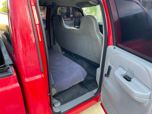 Used 2003 Ford F250 XL image 17