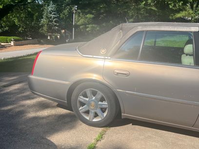 Used 2006 Cadillac DTS w/ Trunk Convenience Package