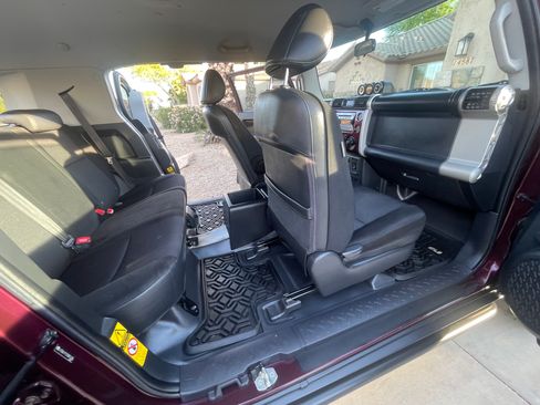 Used 2007 Toyota FJ Cruiser Sport Utility 2D image 25