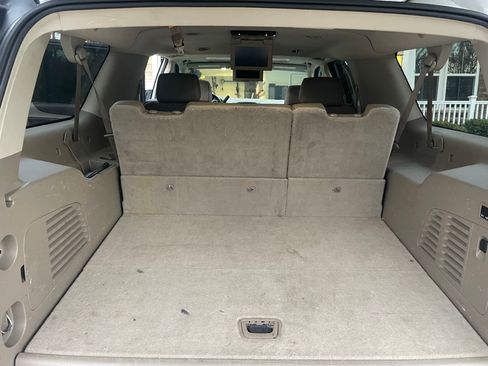 Used 2015 Chevrolet Suburban LTZ image 18