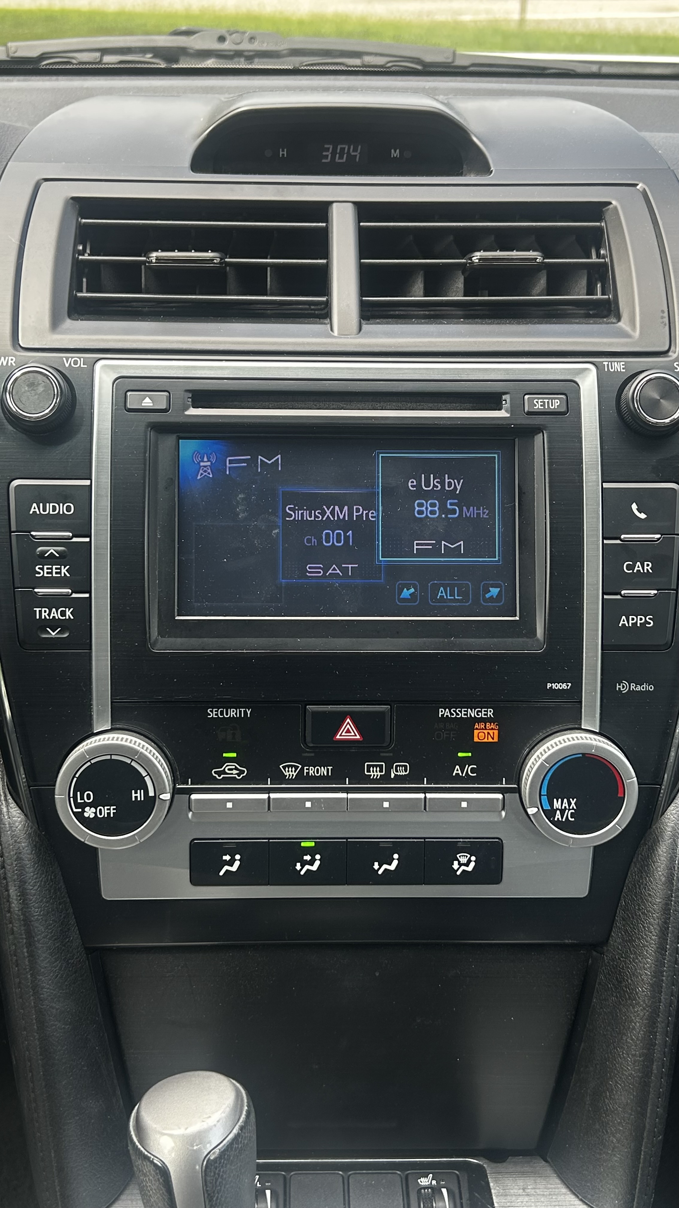 Used 2012 Toyota Camry SE w/ Leather Pkg FWD image 13