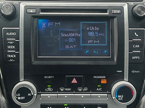 Used 2012 Toyota Camry SE w/ Leather Pkg FWD image 13