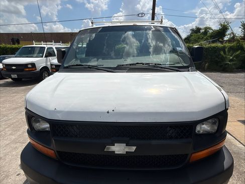Used 2013 Chevrolet Express 1500 RWD image 4
