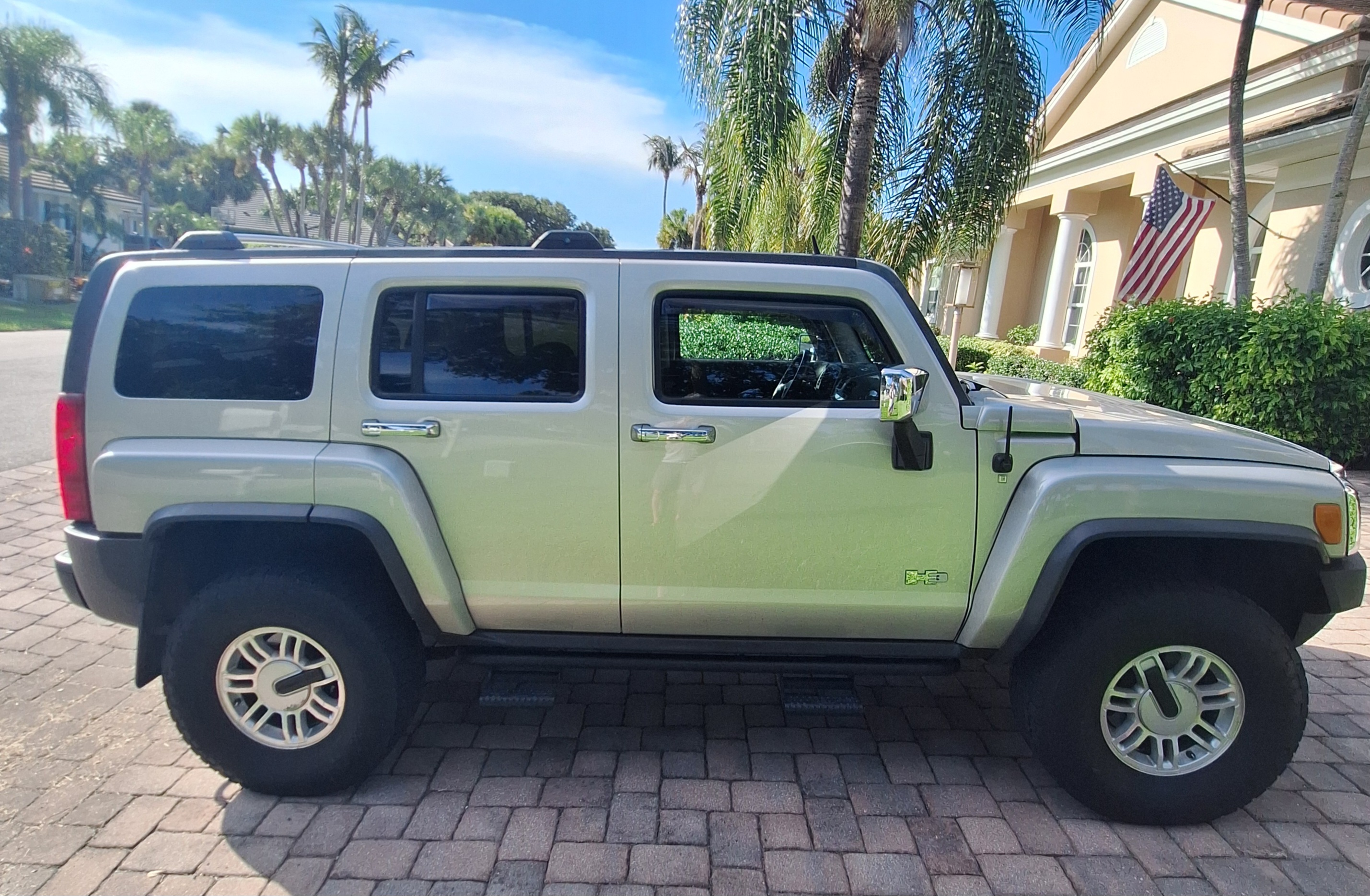 Used 2008 HUMMER H3 Alpha AWD/4WD image 2