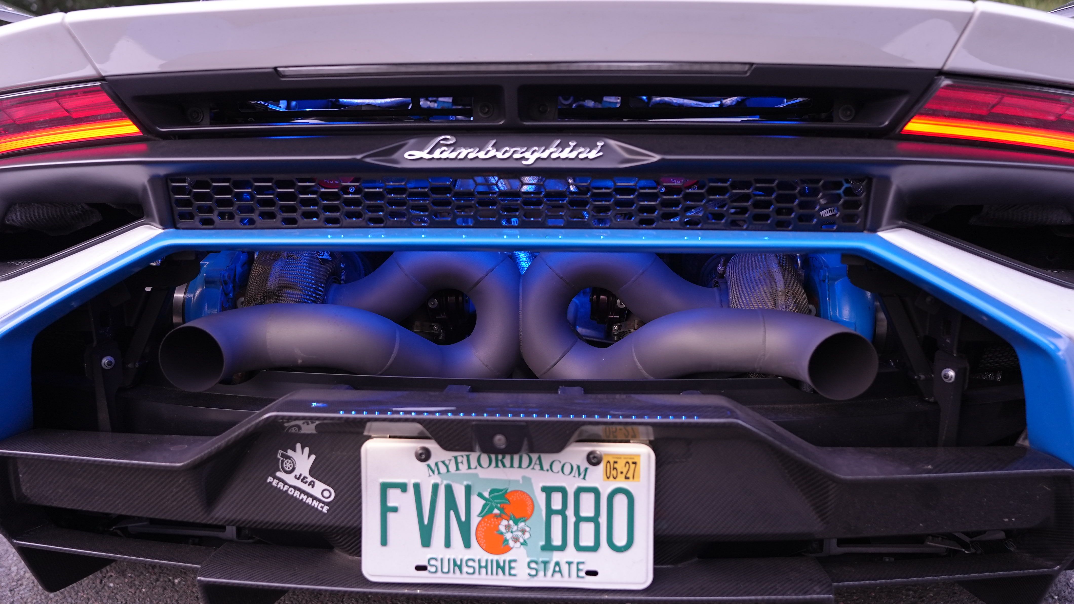 Used 2022 Lamborghini Huracan STO RWD image 15