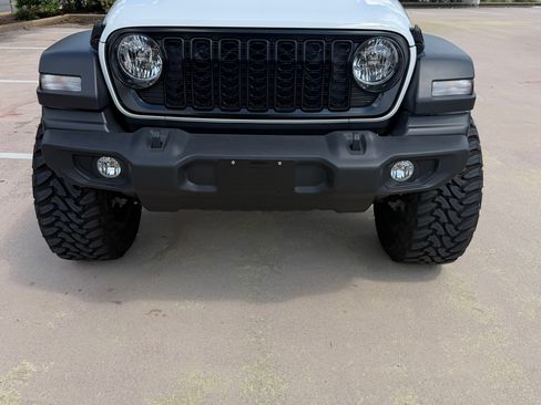 Used 2025 Jeep Wrangler Unlimited Sport AWD/4WD image 6