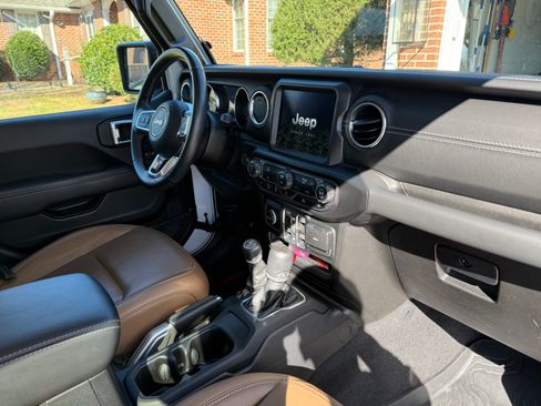 Used 2021 Jeep Gladiator Overland w/ Popular Equipment Package image 9