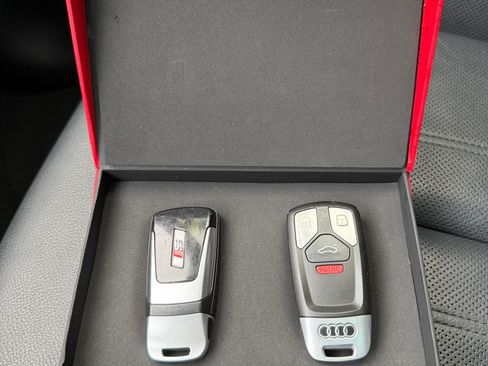 Used 2018 Audi SQ5 Premium Plus w/ S Sport Package image 10