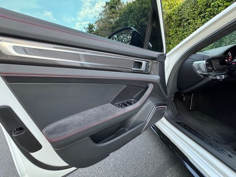 Used 2022 Porsche Panamera GTS image 10