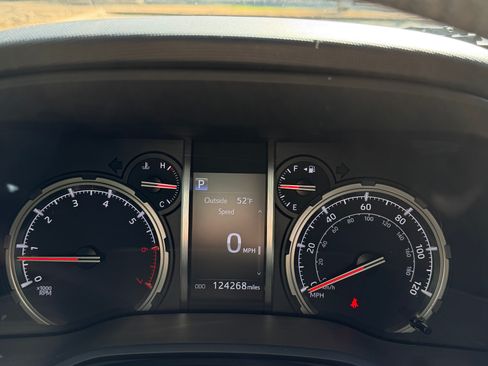 Used 2020 Toyota 4Runner TRD Off-Road image 8