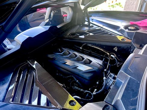 Used 2022 Chevrolet Corvette Stingray Premium Cpe w/ Z51 Performance Package RWD image 4
