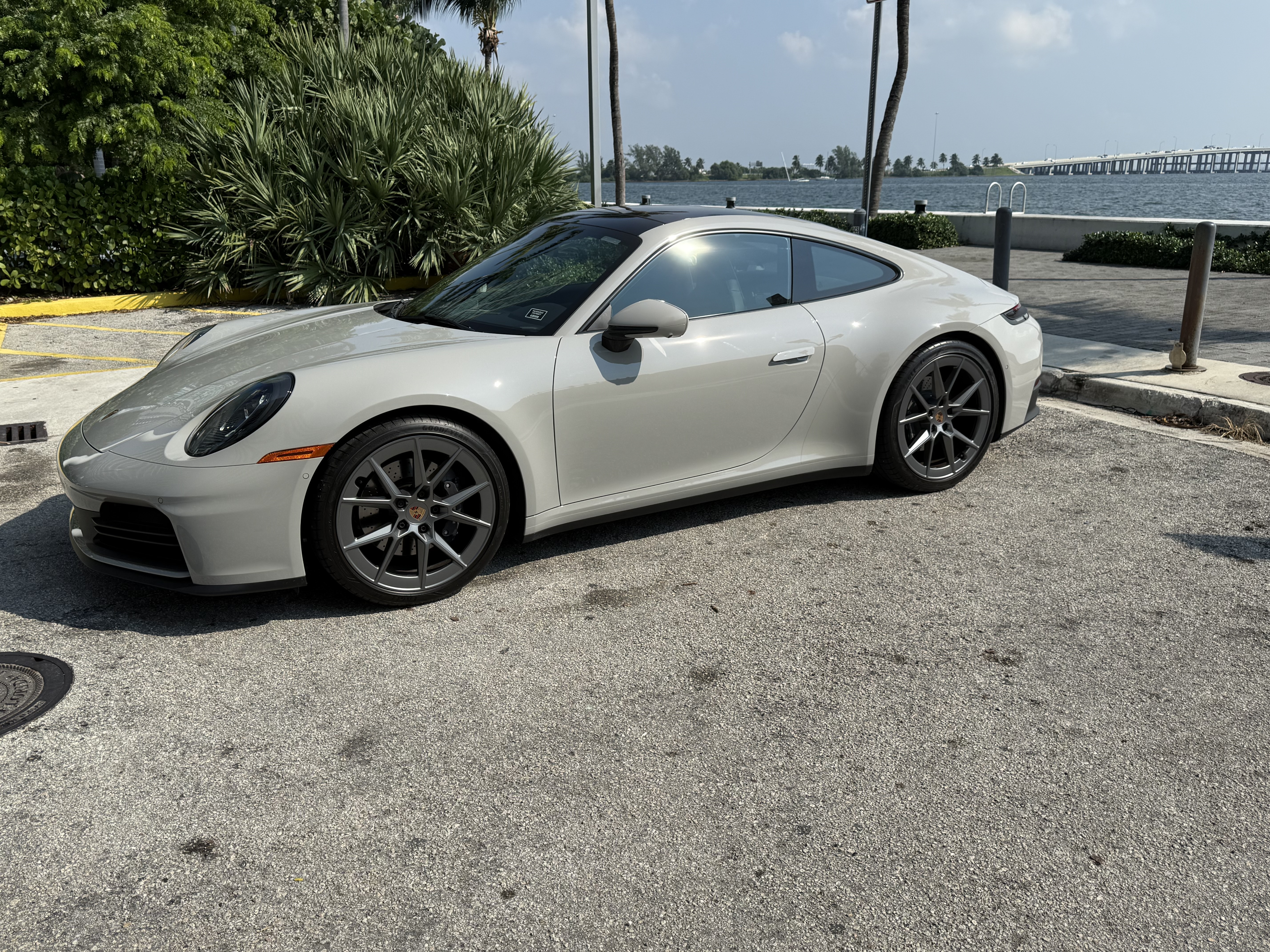 Used 2025 Porsche 911 Carrera RWD image 1