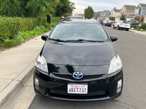 Used 2010 Toyota Prius Five image 2