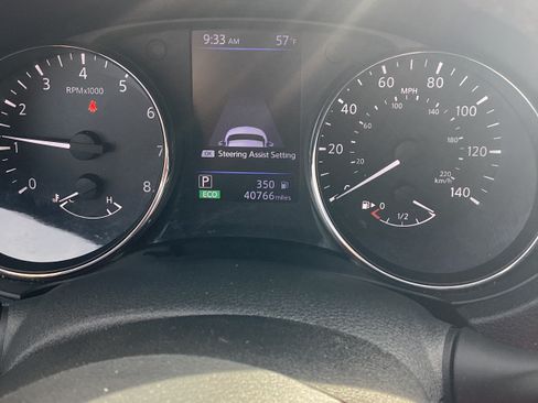 Used 2019 Nissan Rogue SV w/ Premium Package image 10