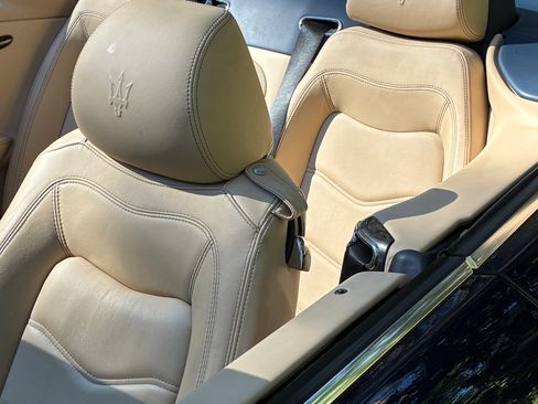 Used 2016 Maserati GranTurismo Convertible RWD image 21