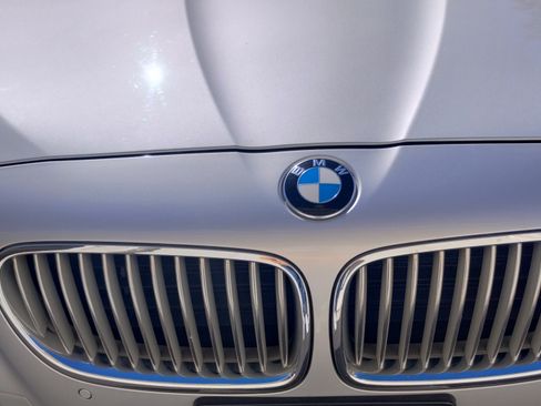 Used 2011 BMW 550i xDrive Sedan image 9