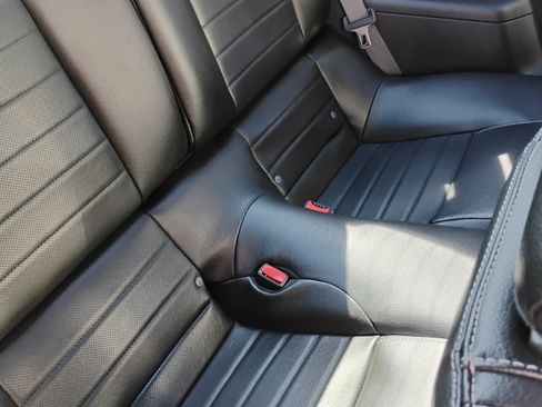 Used 2010 Ford Mustang GT Premium RWD image 22