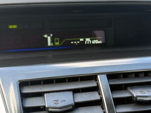 Used 2014 Toyota Prius V Three FWD image 14