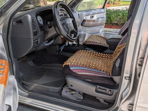 Used 1999 Nissan Pathfinder LE image 10