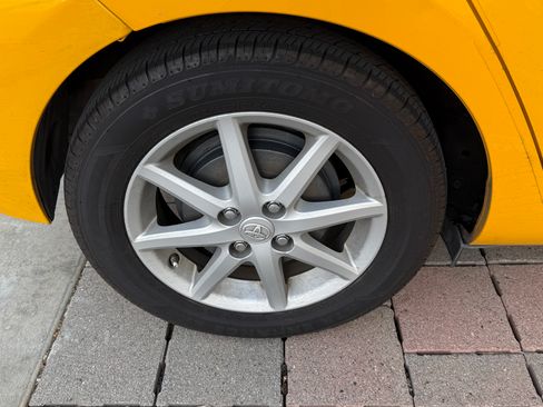 Used 2014 Toyota Prius C Four image 14