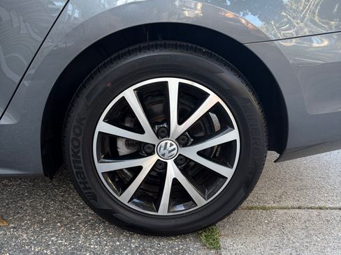 Used 2018 Volkswagen Jetta SE FWD image 16