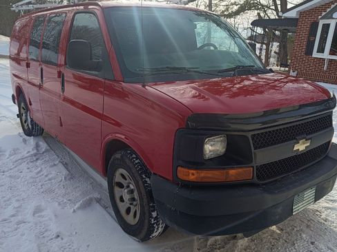 Used 2013 Chevrolet Express 1500 image 5