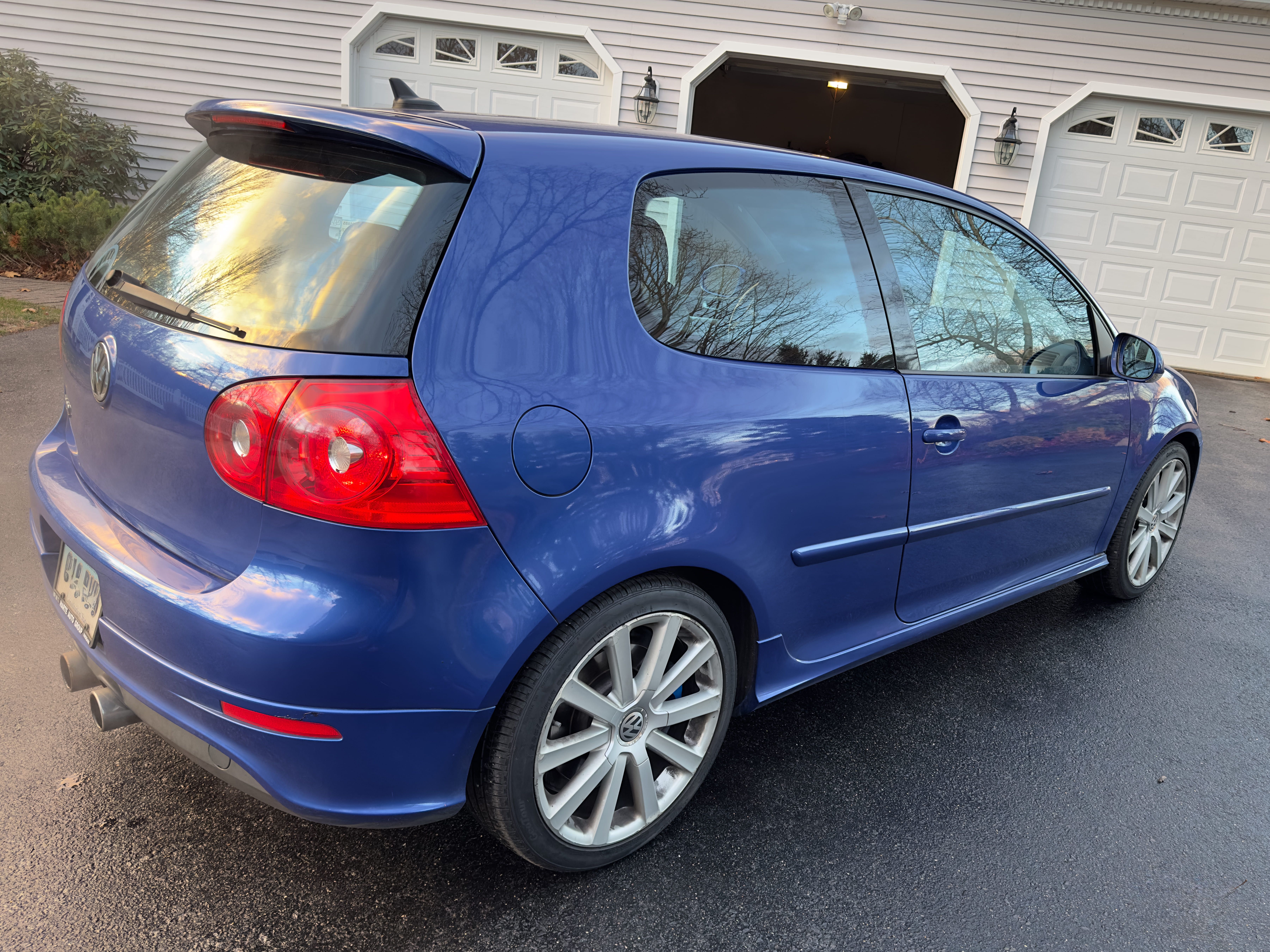 Used 2008 Volkswagen R32 AWD/4WD image 12