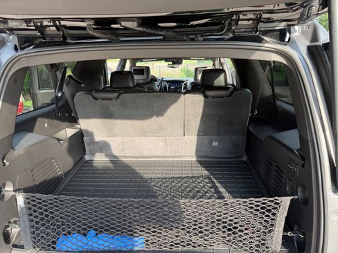 Used 2019 Cadillac Escalade ESV Platinum AWD/4WD image 28