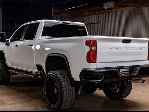 Used 2023 Chevrolet Silverado 2500 Custom w/ Custom Convenience Package AWD/4WD image 5