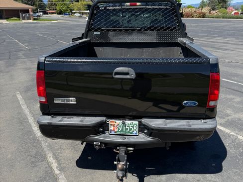 Used 2006 Ford F350 XLT image 6