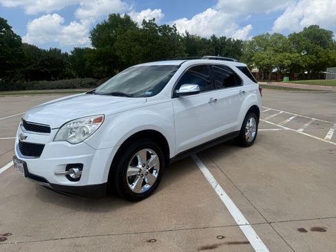 Used 2012 Chevrolet Equinox LTZ FWD image 2
