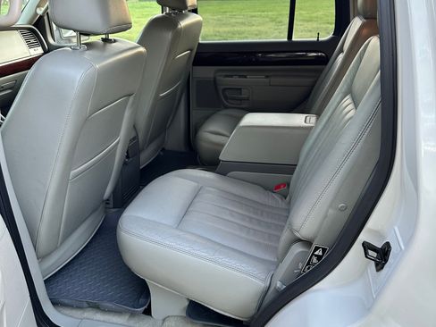 Used 2003 Lincoln Aviator AWD image 13