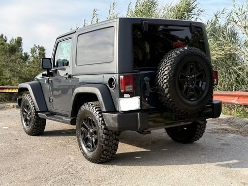 Used 2017 Jeep Wrangler Sport AWD/4WD image 4