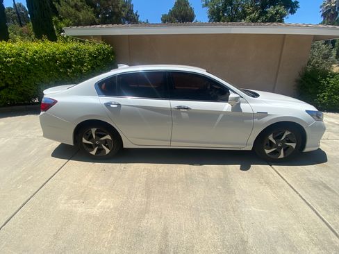 Used 2014 Honda Accord Plug-In Sedan image 6