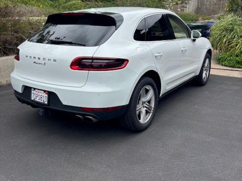 Used 2015 Porsche Macan S image 2