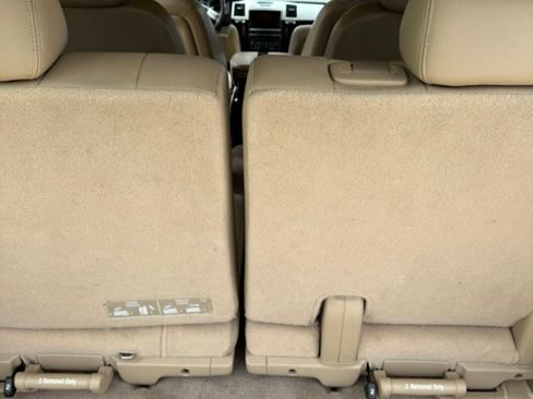Used 2011 Cadillac Escalade Luxury AWD/4WD image 10