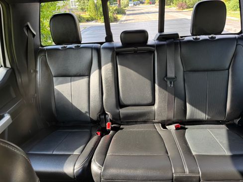 Used 2020 Ford F150 Lariat w/ Equipment Group 502A Luxury image 16